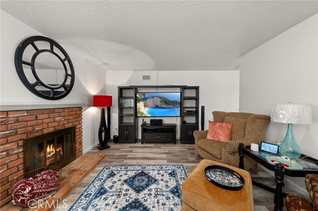 5015 Berryhill Place, Riverside CA: https://media.crmls.org/medias/51d3db8c-b702-4235-9ddf-f7eb99bf8aea.jpg