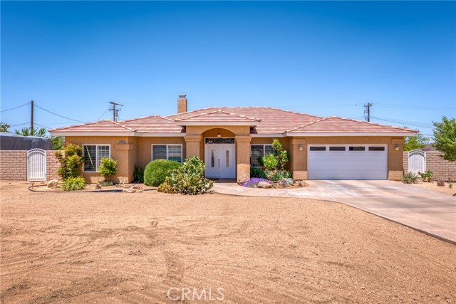 Detail Gallery Image 4 of 74 For 58598 Santa Maria Dr, Yucca Valley,  CA 92284 - 4 Beds | 3 Baths