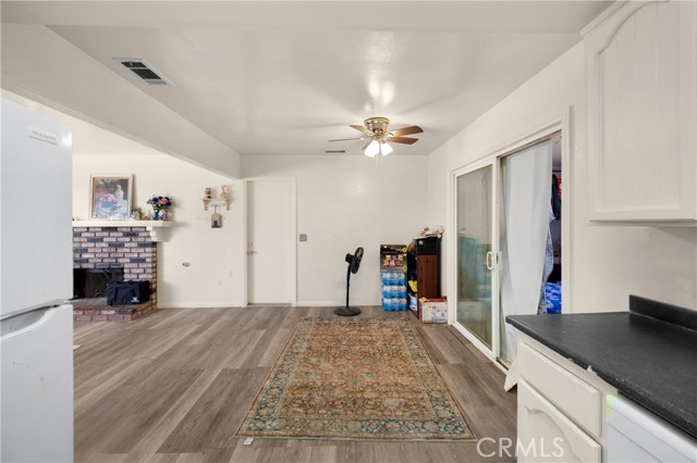 Detail Gallery Image 11 of 28 For 11865 Pecos Rd, Apple Valley,  CA 92308 - 3 Beds | 2 Baths