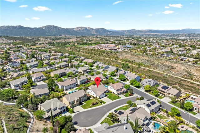 Detail Gallery Image 6 of 57 For 45133 Fieldbrook Court, Temecula,  CA 92592 - 5 Beds | 3/1 Baths