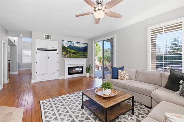 18 Whippoorwill, Trabuco Canyon CA: https://media.crmls.org/medias/51d5a1e3-8398-4171-80b4-b2e63bca7ddb.jpg