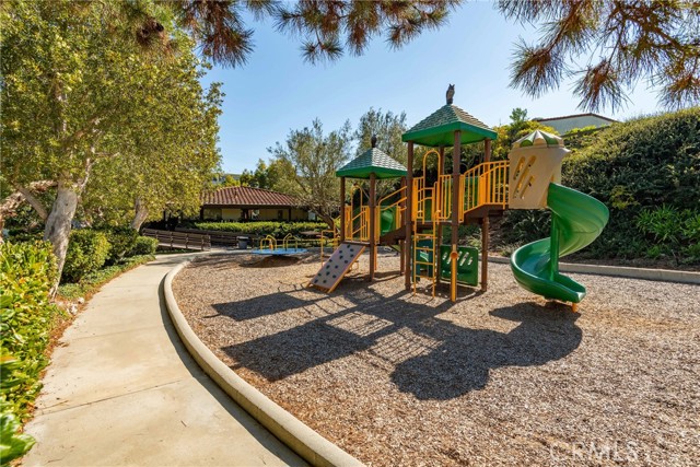 37 Aspen Way, Rolling Hills Estates, California 90274, 2 Bedrooms Bedrooms, ,2 BathroomsBathrooms,Residential,Sold,Aspen,PV23025170