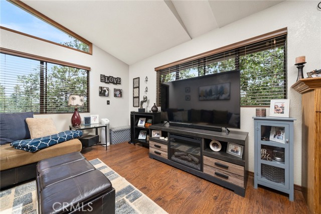 Detail Gallery Image 8 of 21 For 1587 Tuolumne Rd, –,  CA 92314 - 2 Beds | 2 Baths