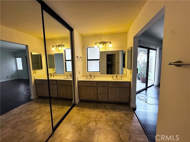 5727 E Stillwater Avenue, Orange CA: https://media.crmls.org/medias/51d71e76-16a2-4958-9ce3-905ba60f1125.jpg