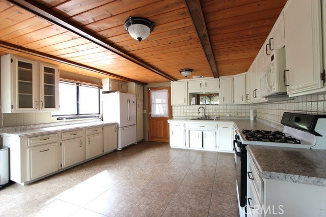 Detail Gallery Image 3 of 63 For 615 Ash, Green Valley Lake,  CA 92341 - 4 Beds | 1/1 Baths