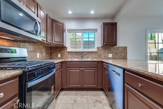 8359 Deering Avenue photo 6