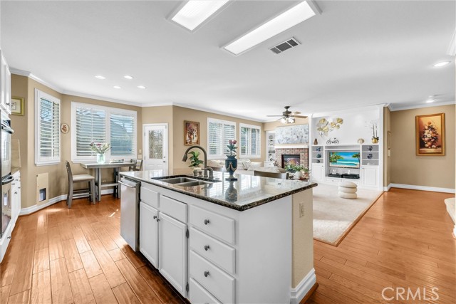 Detail Gallery Image 15 of 61 For 14037 Hollywood Ave, Corona,  CA 92880 - 4 Beds | 3 Baths