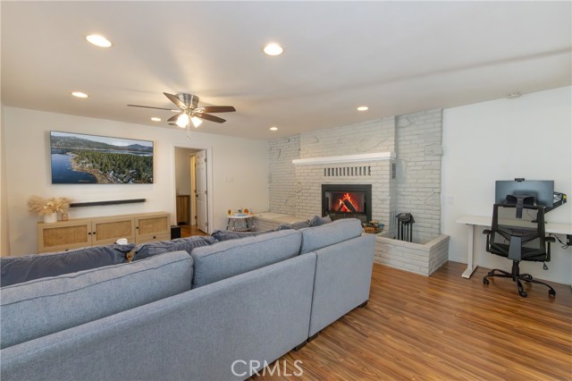 Detail Gallery Image 16 of 54 For 31805 Luring Pines Dr, Running Springs,  CA 92382 - 3 Beds | 3 Baths