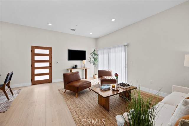 16360 Parthenia photo 53