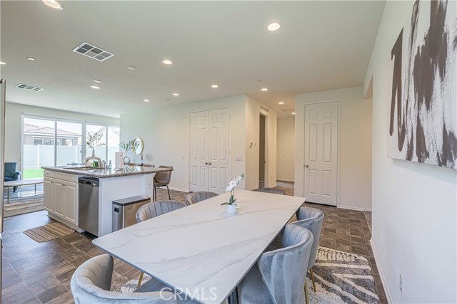 Detail Gallery Image 5 of 36 For 44149 Buckeye Ct, Lancaster,  CA 93536 - 3 Beds | 2 Baths
