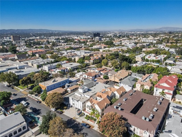 Detail Gallery Image 29 of 34 For 719 E Providencia Ave #106,  Burbank,  CA 91501 - 3 Beds | 3 Baths