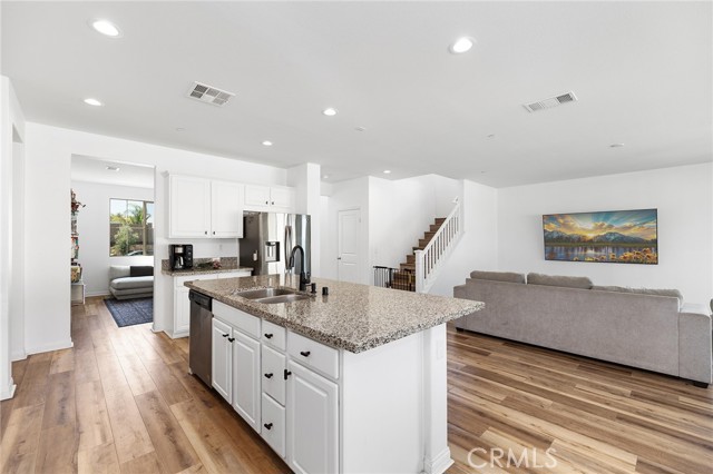 Detail Gallery Image 9 of 30 For 33076 Lirac Ln, Winchester,  CA 92596 - 6 Beds | 4/1 Baths