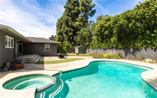 Detail Gallery Image 20 of 43 For 933 W Riviera Dr., Santa Ana,  CA 92705 - 3 Beds | 2/1 Baths