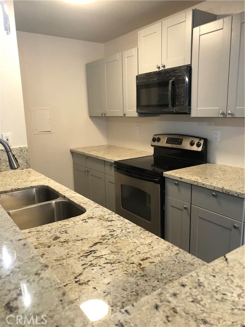 5543 3 Judith Street, San Jose CA: https://media.crmls.org/medias/51dabfe6-e2f7-4c92-bd69-bb0c48a8b1d2.jpg