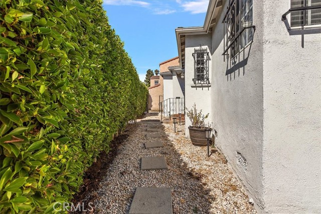 Detail Gallery Image 29 of 34 For 2820 S La Brea Ave, Los Angeles,  CA 90016 - 3 Beds | 2 Baths