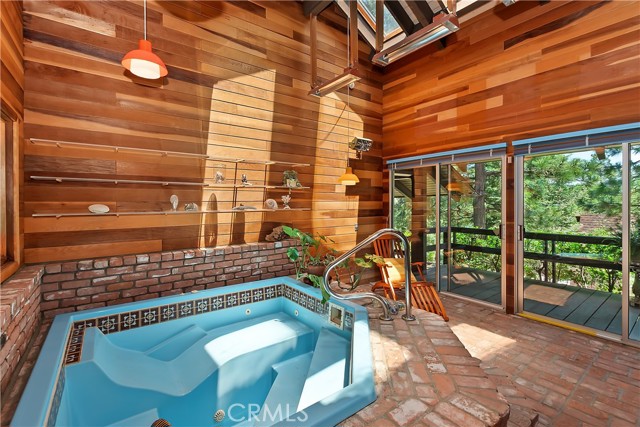 27280 Peninsula Drive, Lake Arrowhead CA: https://media.crmls.org/medias/51db460e-73c4-4c7f-86e6-5d1aab898bf5.jpg