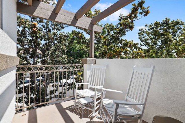 2348 Sunningdale Drive, Tustin CA: https://media.crmls.org/medias/51db8a4f-e0e3-4bf7-aa0e-cfab60bc3d4b.jpg