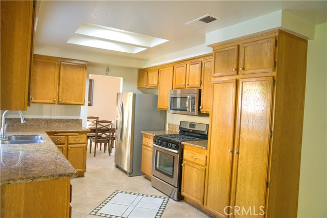 Detail Gallery Image 6 of 20 For 36537 Copper Ln, Palmdale,  CA 93550 - 4 Beds | 3 Baths