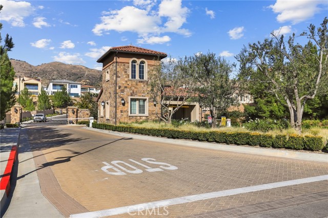 20535 W Bluebird Court, Porter Ranch CA: https://media.crmls.org/medias/51dc665f-e1a6-4d80-bf1f-f368100d0f6d.jpg