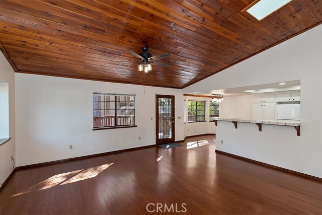 Detail Gallery Image 9 of 38 For 524 E Mountain View, Big Bear City,  CA 92314 - 3 Beds | 2 Baths