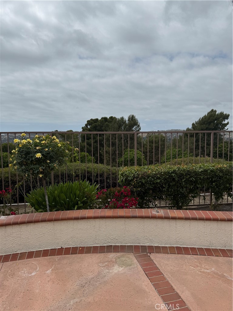 https://media.crmls.org/medias/51dcc038-3a84-4572-a0f3-64ac982212fa.jpg?preset=X-Large