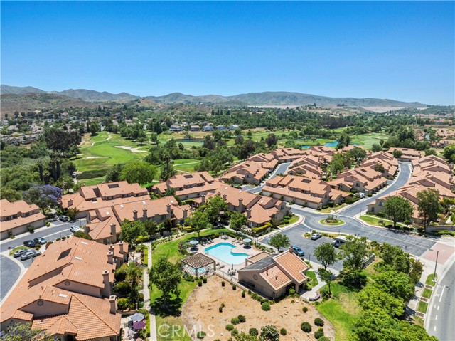 Detail Gallery Image 51 of 58 For 260 Country Club Dr #B,  Simi Valley,  CA 93065 - 2 Beds | 2/1 Baths