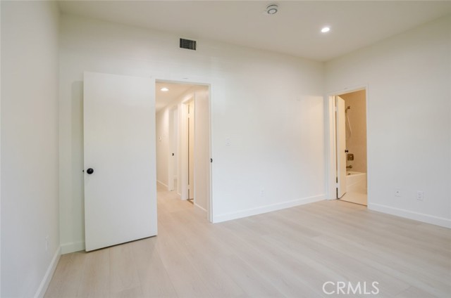 Detail Gallery Image 13 of 19 For 310 E Providencia Ave #108,  Burbank,  CA 91502 - 3 Beds | 2 Baths