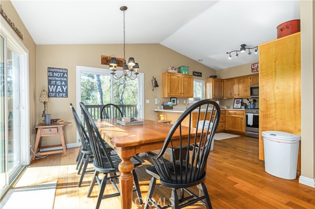 Detail Gallery Image 17 of 49 For 2627 Captains Walk, Lake Nacimiento,  CA 93426 - 3 Beds | 2 Baths