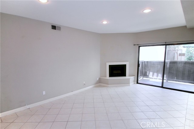 17914 Magnolia Boulevard, Encino CA: https://media.crmls.org/medias/51ddb00c-502c-489a-81e7-3ea4aef85ff9.jpg