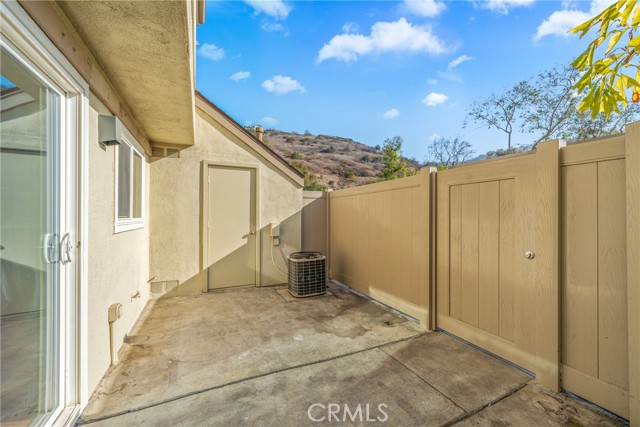 Detail Gallery Image 19 of 25 For 5825 E Creekside Ave #10,  Orange,  CA 92869 - 3 Beds | 1/1 Baths