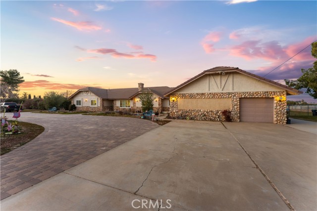 Detail Gallery Image 5 of 75 For 2651 W Avenue N12, Palmdale,  CA 93551 - 5 Beds | 4 Baths