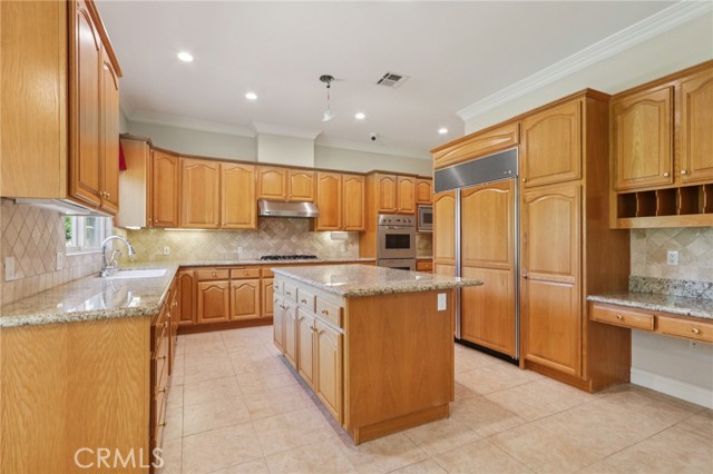 Image 16 of 62 For 16860 Rayen Street