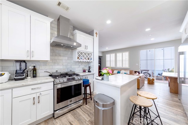 Detail Gallery Image 12 of 38 For 1800 S Pacific Coast Highway #94,  Redondo Beach,  CA 90277 - 3 Beds | 3 Baths