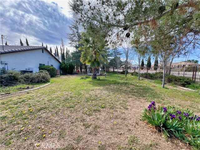 Detail Gallery Image 39 of 44 For 8323 Peach Ave, Hesperia,  CA 92345 - 4 Beds | 2/1 Baths