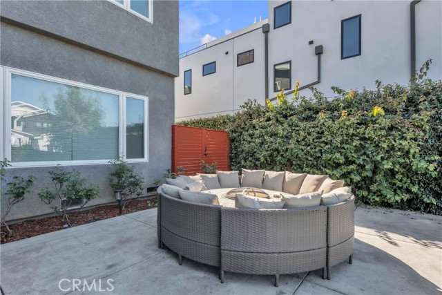 Detail Gallery Image 4 of 32 For 12812 Short, Los Angeles,  CA 90066 - 5 Beds | 3 Baths