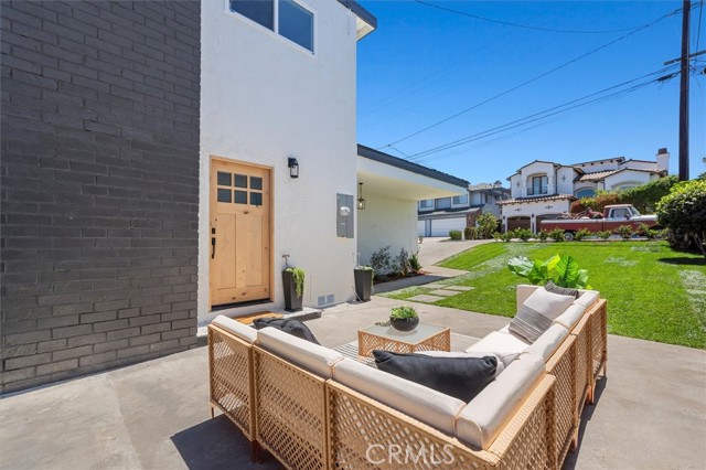 Detail Gallery Image 9 of 58 For 1202 Goodman Ave, Redondo Beach,  CA 90278 - 4 Beds | 2 Baths