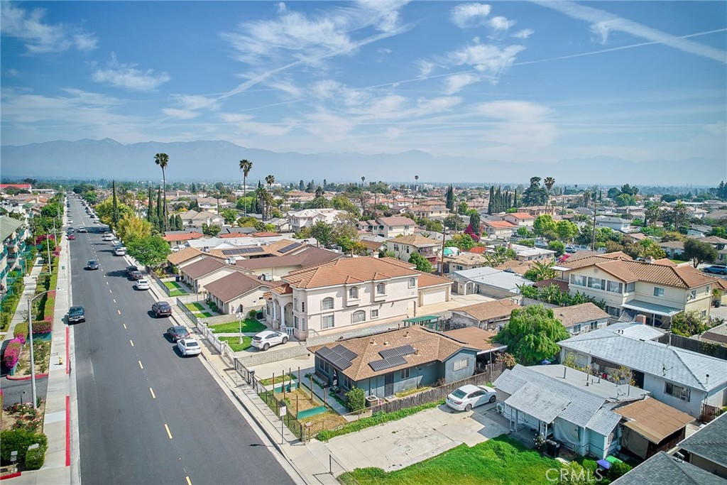 https://media.crmls.org/medias/51dee677-17b0-4d06-adb2-dd1f86a27a02.jpg?preset=X-Large
