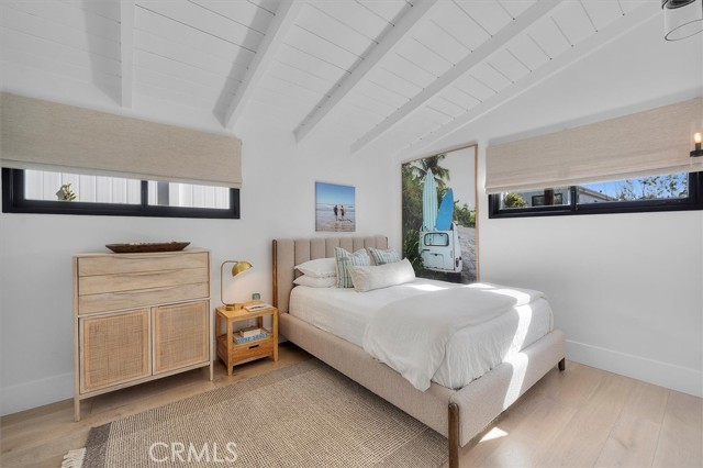 3212 N Poinsettia Avenue, Manhattan Beach CA: https://media.crmls.org/medias/51dfdd44-ab71-4eb0-bec9-2a206e883ecc.jpg