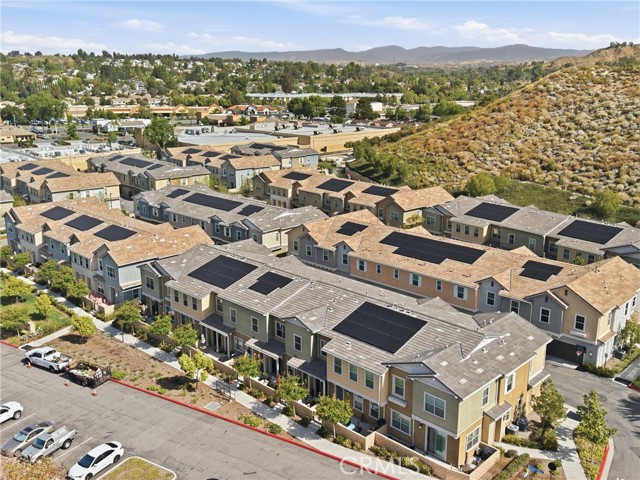 22864 Acoustic, Saugus CA: https://media.crmls.org/medias/51dfe220-c0ea-43dc-86dc-1228136b52fb.jpg