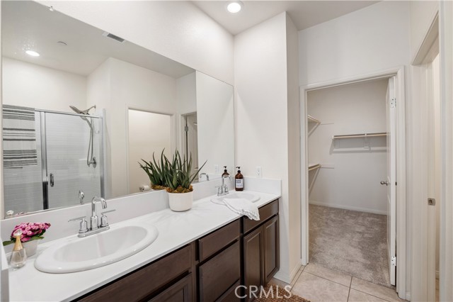 Detail Gallery Image 13 of 29 For 8416 N Fusion Way, Northridge,  CA 91325 - 3 Beds | 3/1 Baths