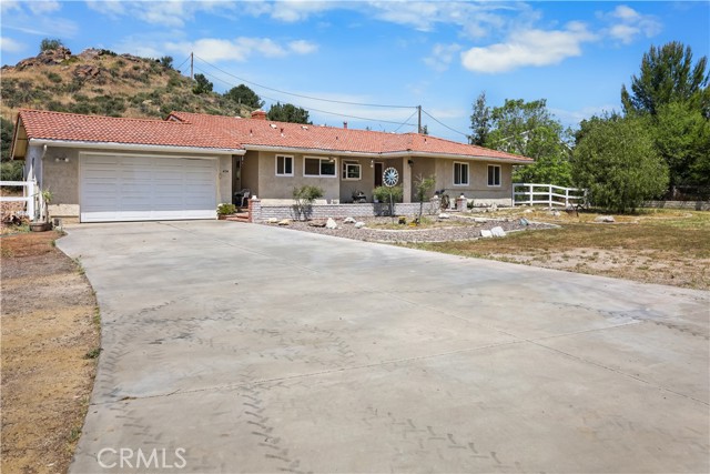 Detail Gallery Image 2 of 37 For 11429 Frascati St, Agua Dulce,  CA 91390 - 3 Beds | 2/1 Baths