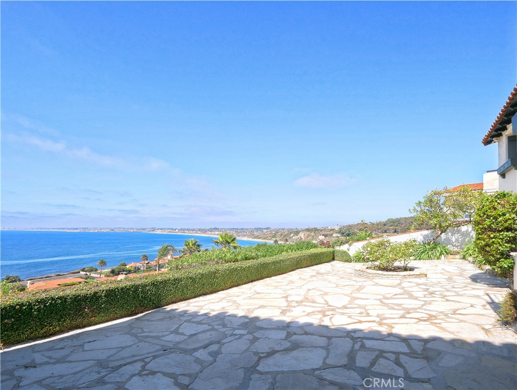 529 Palos Verdes Drive W