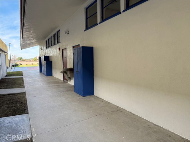 Image 37 of 48 For 405 S Azusa Ave