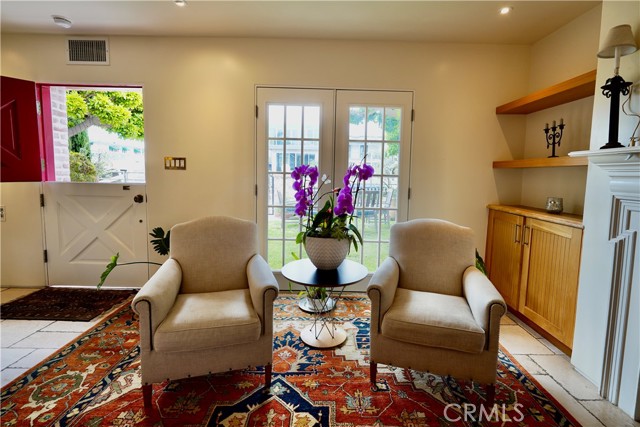 Detail Gallery Image 20 of 71 For 89 Rivo Alto Canal, Long Beach,  CA 90803 - 5 Beds | 3/1 Baths