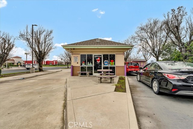 Image 3 of 26 For 1720 Noble Avenue