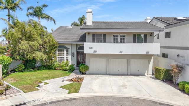 Detail Gallery Image 1 of 42 For 17182 Hillside Cir, Huntington Beach,  CA 92649 - 5 Beds | 4/1 Baths