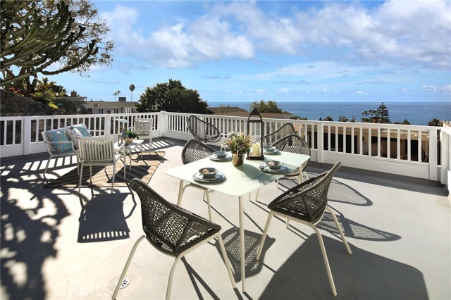 2856 Rounsevel Terrace, Laguna Beach CA: https://media.crmls.org/medias/51e24a3f-a2ef-4013-8616-c71b4ad05091.jpg