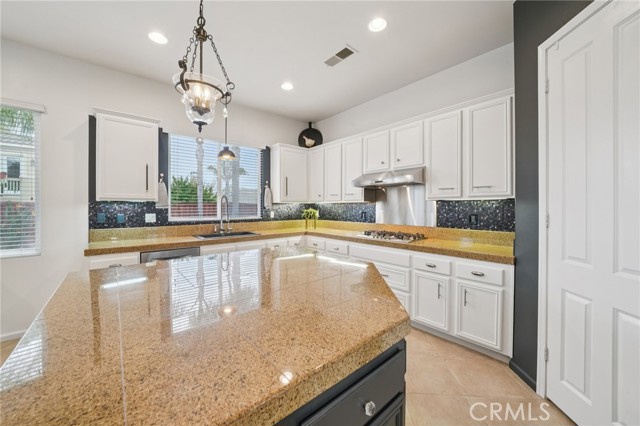 Detail Gallery Image 11 of 35 For 36109 Eagle Ln, Beaumont,  CA 92223 - 3 Beds | 2/1 Baths