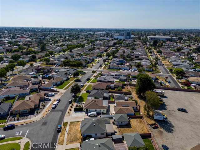 Detail Gallery Image 3 of 40 For 9727 Glandon St, Bellflower,  CA 90601 - – Beds | – Baths