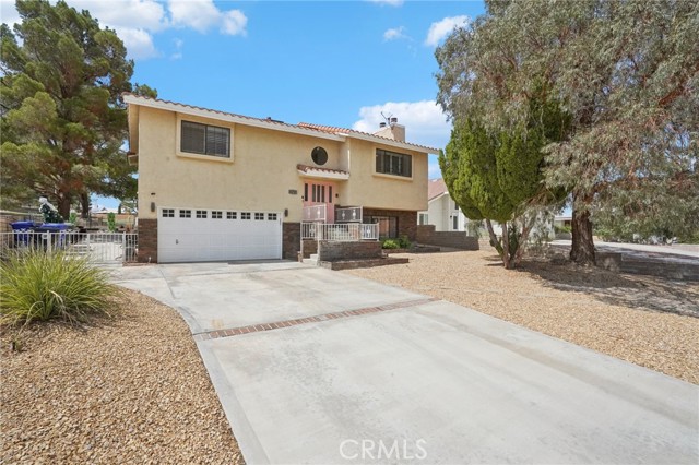 Detail Gallery Image 3 of 65 For 14753 Blue Grass Dr, Helendale,  CA 92342 - 3 Beds | 3 Baths
